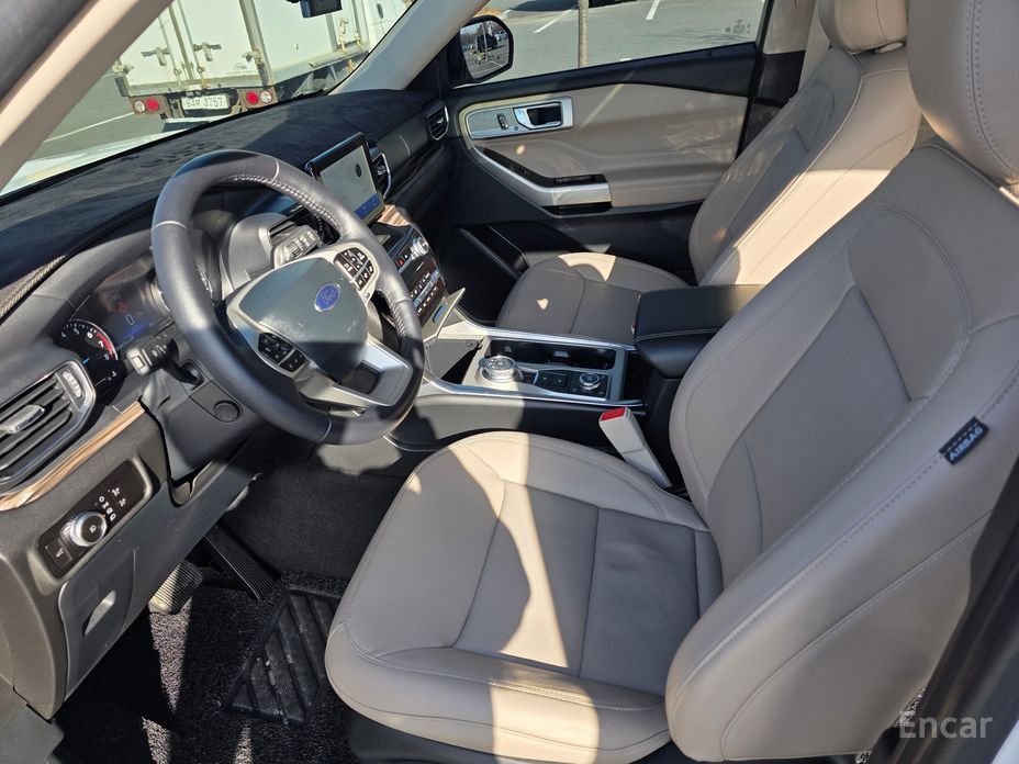 2023 Ford Explorer VI Рестайлинг 2.3 LimIted 4WD с пробегом 3 656 км