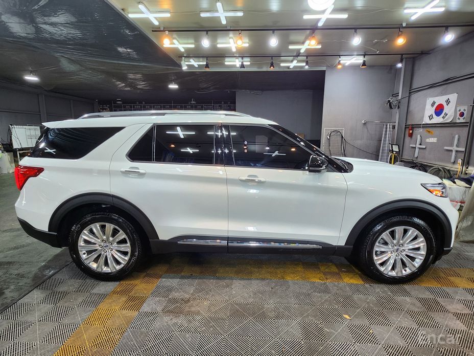 2023 Ford Explorer VI Рестайлинг 2.3 LimIted 4WD с пробегом 27 600 км