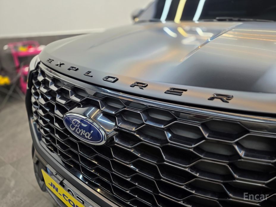 2024 Ford Explorer VI Рестайлинг 2.3 ST-Line 4WD с пробегом 19 000 км