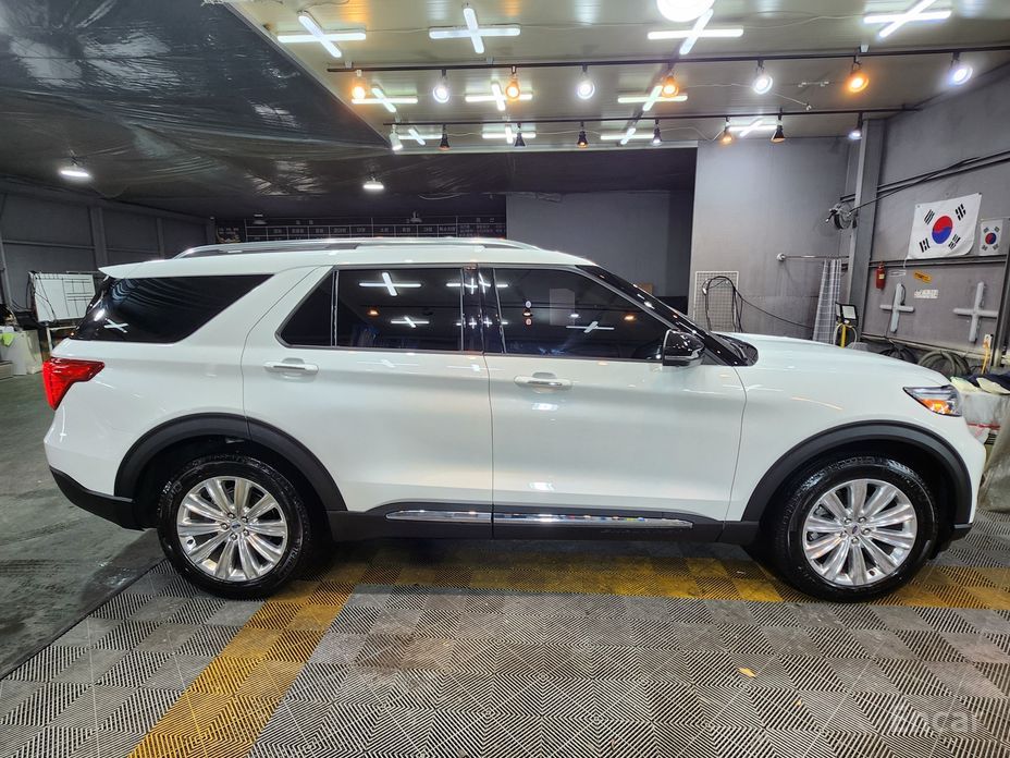 2023 Ford Explorer VI Рестайлинг 2.3 LimIted 4WD с пробегом 27 600 км