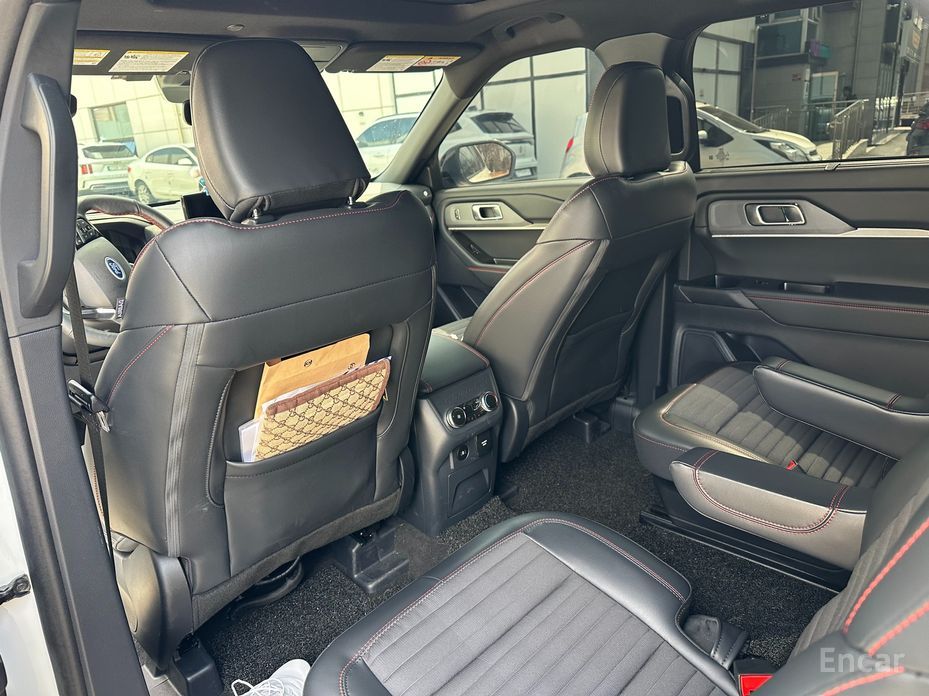 2024 Ford Explorer VI Рестайлинг 2.3 ST-Line 4WD с пробегом 18 000 км