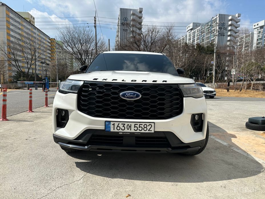 2024 Ford Explorer VI Рестайлинг 2.3 ST-Line 4WD с пробегом 18 000 км