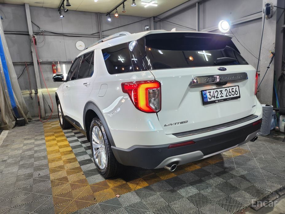 2023 Ford Explorer VI Рестайлинг 2.3 LimIted 4WD с пробегом 27 600 км