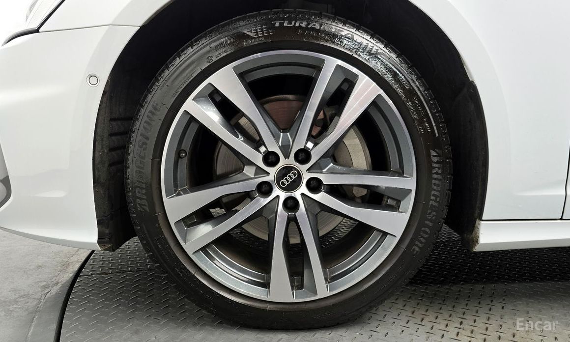 2022 Audi A6 V (C8) 45 TFSI Quattro Premium с пробегом 27 665 км