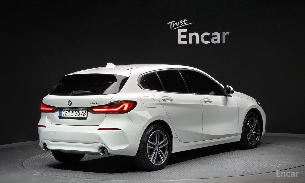 2021 BMW 1 серии III (F40) 120i Advantage с пробегом 76 181 км