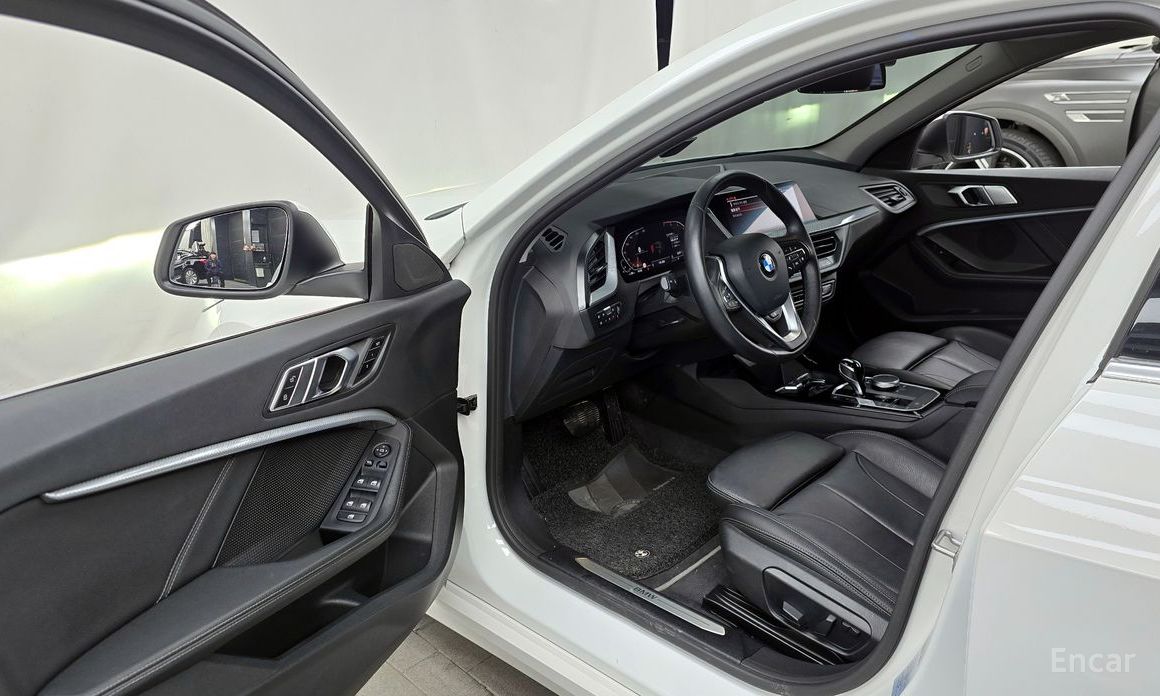2022 BMW 1 серии III (F40) 120i Sports с пробегом 74 766 км