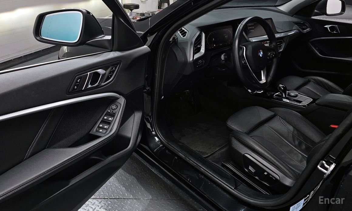 2022 BMW 1 серии III (F40) 120i Advantage с пробегом 58 072 км