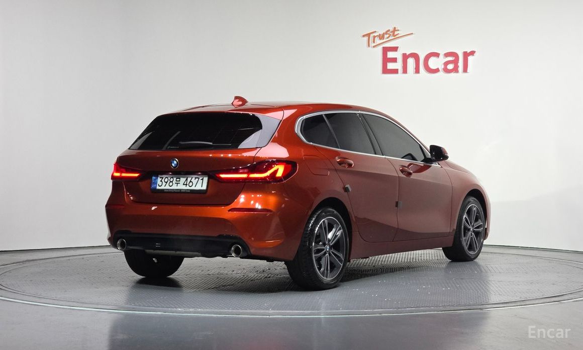 2021 BMW 1 серии III (F40) 118d Sport с пробегом 75 003 км