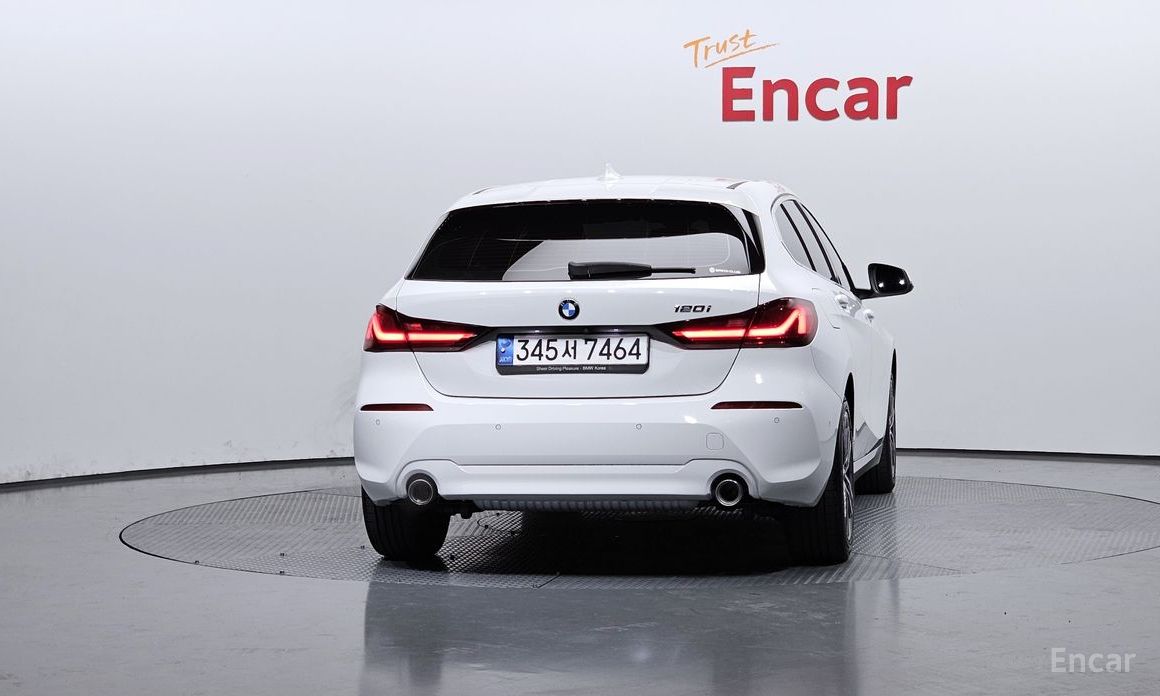 2021 BMW 1 серии III (F40) 120i Advantage с пробегом 48 574 км
