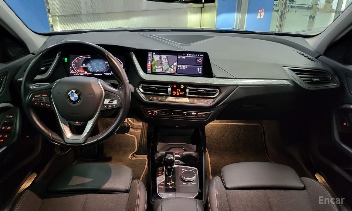 2023 BMW 1 серии III (F40) 120i Sports с пробегом 76 108 км