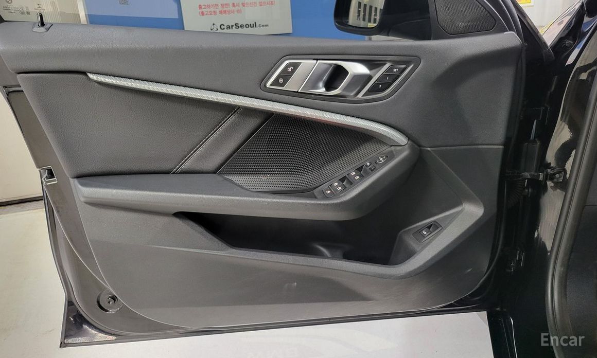 2023 BMW 1 серии III (F40) 120i Sports с пробегом 76 108 км