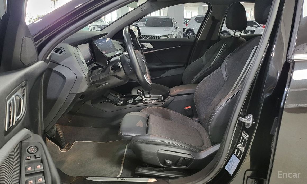 2023 BMW 1 серии III (F40) 120i Sports с пробегом 76 108 км