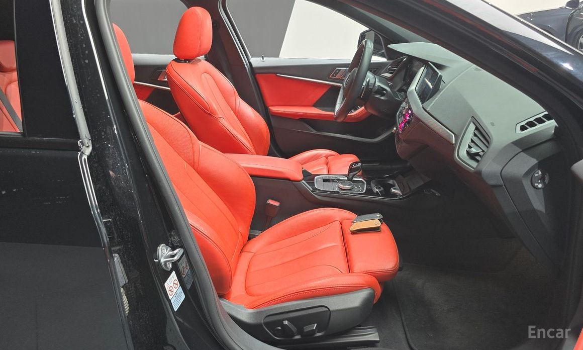 2022 BMW 1 серии III (F40) 120i M Sports с пробегом 73 727 км