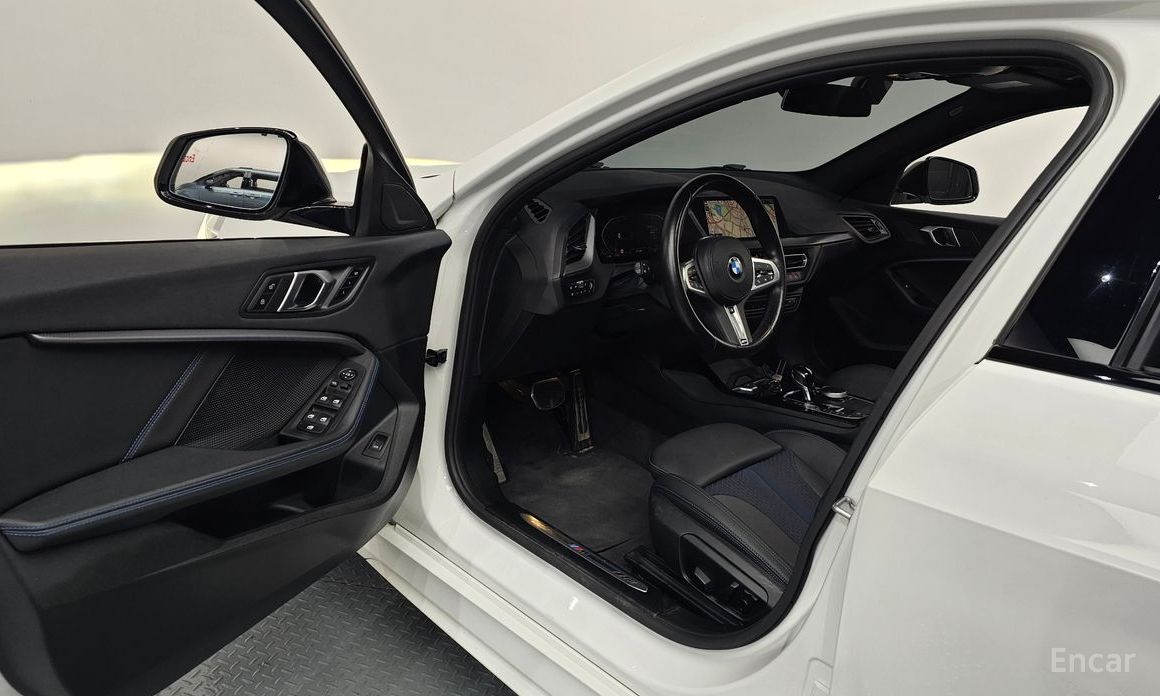 2023 BMW 1 серии III (F40) 120i M Sports с пробегом 60 227 км