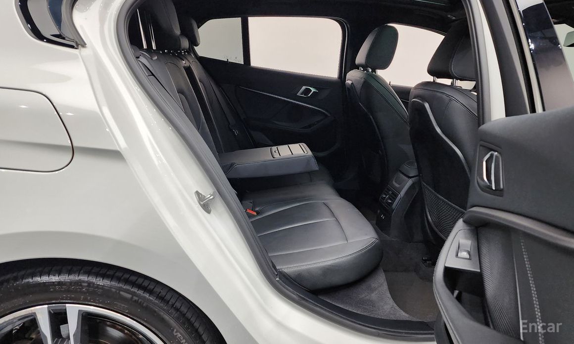 2022 BMW 1 серии III (F40) 120i M Sports с пробегом 43 403 км