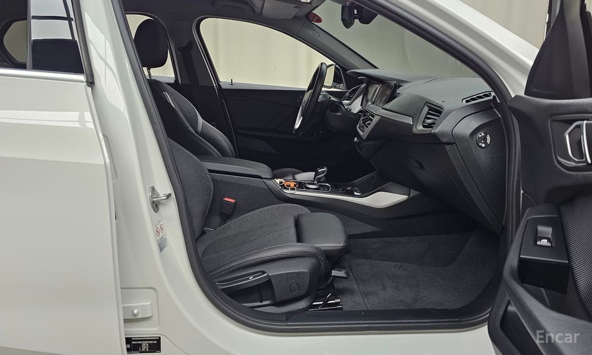 2020 BMW 1 серии III (F40) 118d Joy с пробегом 106 949 км