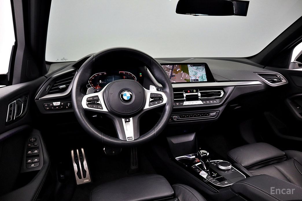 2022 BMW 1 серии III (F40) 120i M Sports с пробегом 54 542 км