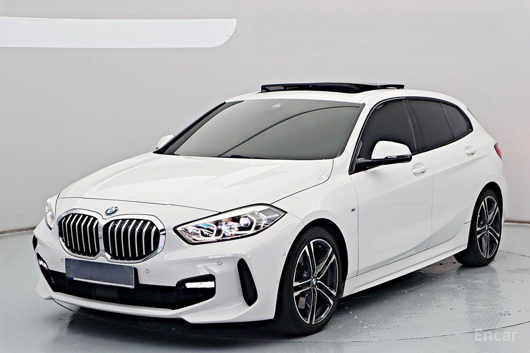 2022 BMW 1 серии III (F40) 120i M Sports с пробегом 54 542 км