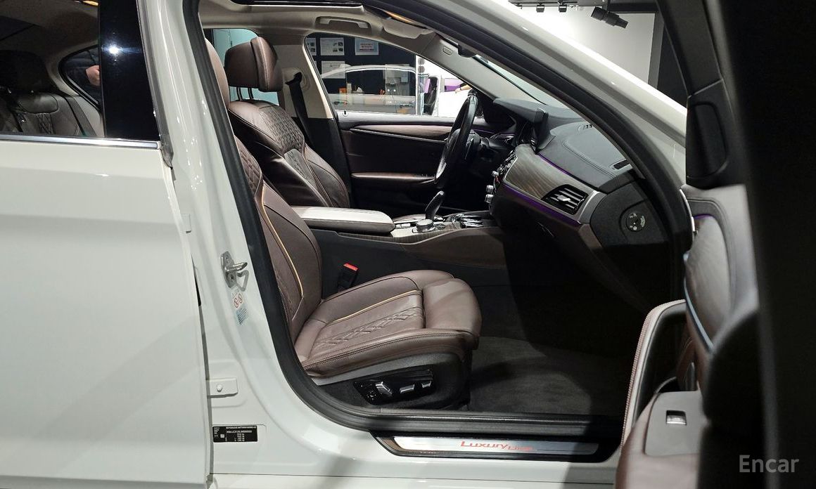 2018 BMW 5 серии VII (G30/G31) 520d Luxury Plus с пробегом 131 644 км