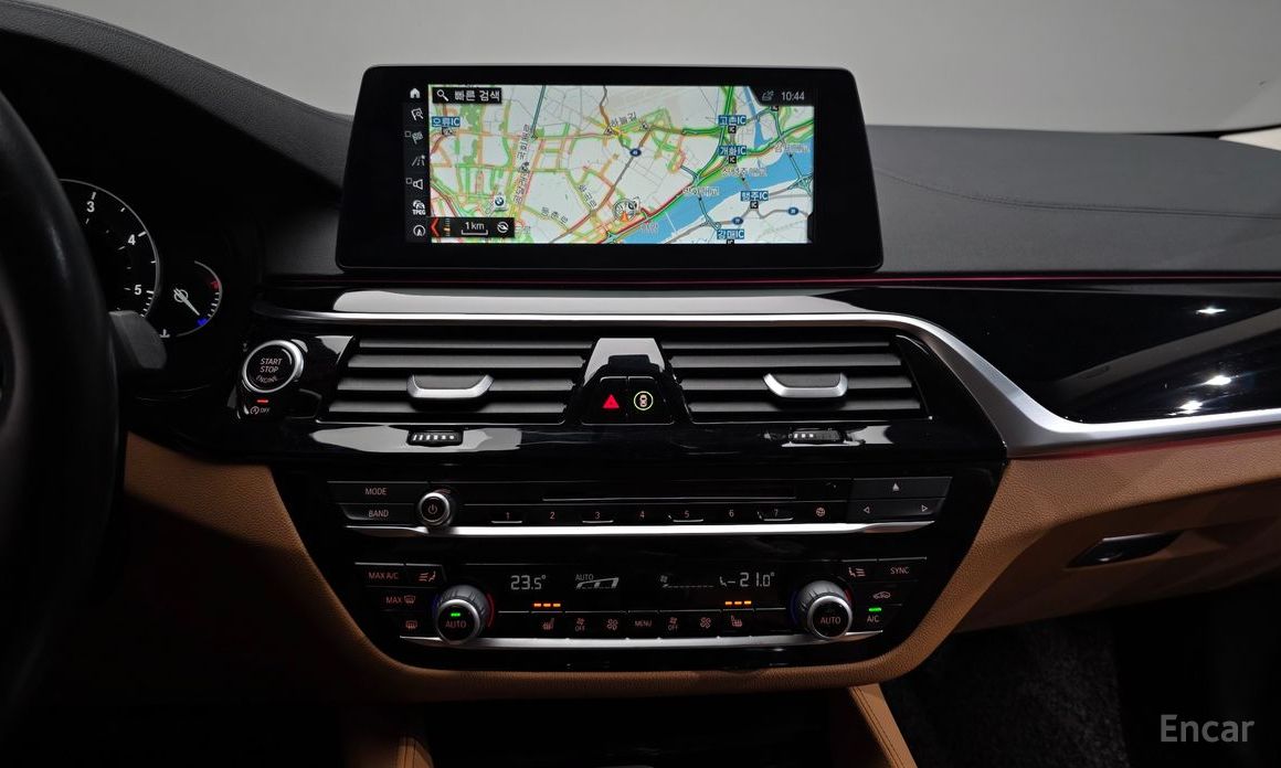 2018 BMW 5 серии VII (G30/G31) 520d Luxury Special Edition с пробегом 96 555 км