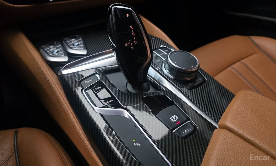 2018 BMW 5 серии VII (G30/G31) 520d Luxury Special Edition с пробегом 85 639 км