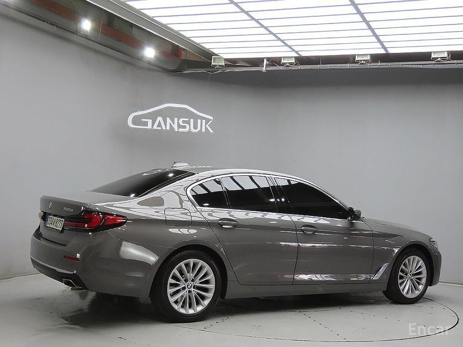 2021 BMW 5 серии VII (G30/G31) 523d Luxury с пробегом 103 758 км