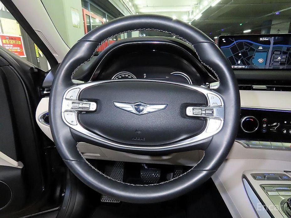 2021 Genesis GV70 I 2.2 Diesel 2WD с пробегом 15 409 км