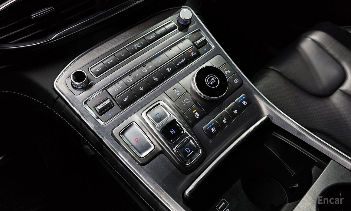 2020 Hyundai Santa Fe IV Рестайлинг Diesel 2.2 2WD Calligraphy с пробегом 44 190 км