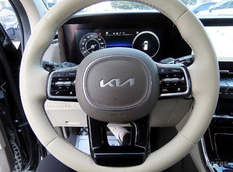 2022 Kia Carnival IV 9-Seater Signature с пробегом 83 795 км