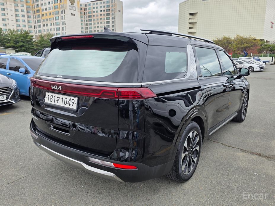 2023 Kia Carnival IV 9-Seater Noblesse с пробегом 81 758 км