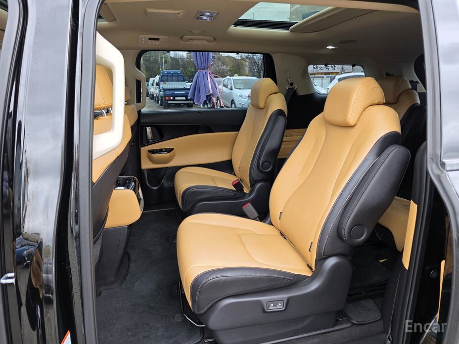 2023 Kia Carnival IV 9-Seater Noblesse с пробегом 81 758 км