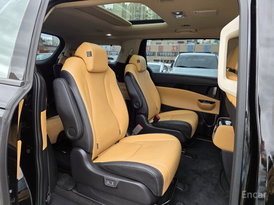 2023 Kia Carnival IV 9-Seater Noblesse с пробегом 81 758 км