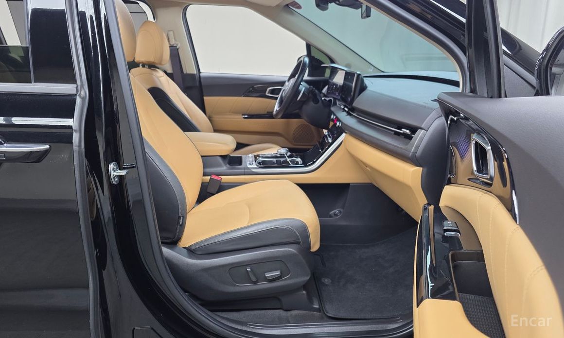 2023 Kia Carnival IV 9-Seater Signature с пробегом 40 924 км