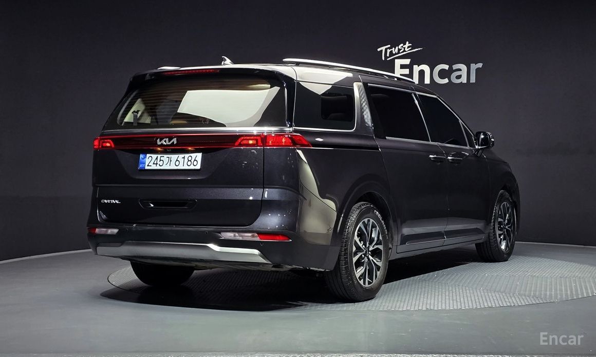 2023 Kia Carnival IV 9-Seater Signature с пробегом 93 759 км
