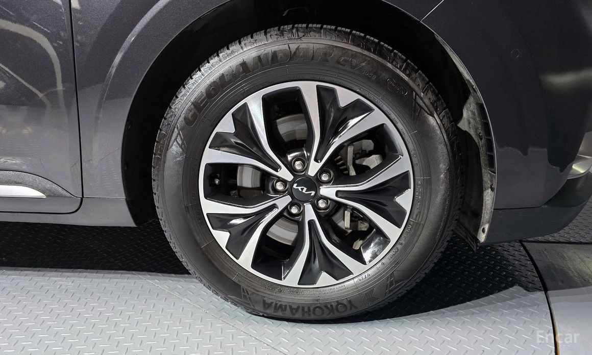 2023 Kia Carnival IV 9-Seater Signature с пробегом 93 759 км