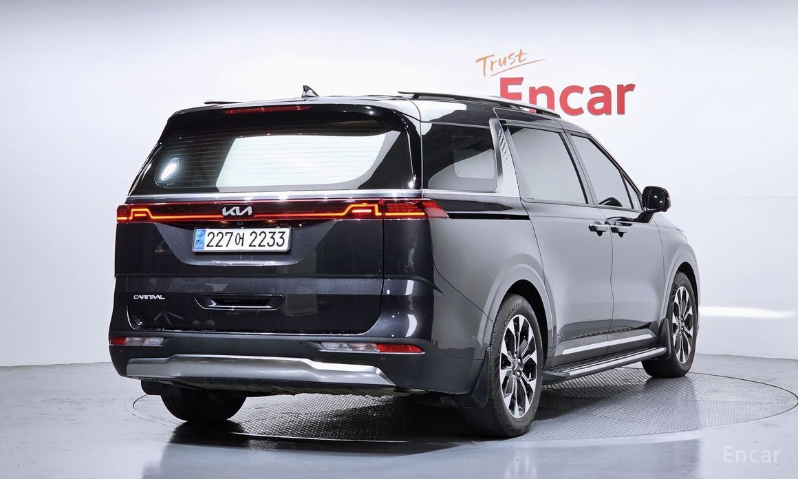 2023 Kia Carnival IV 9-Seater Signature с пробегом 13 584 км