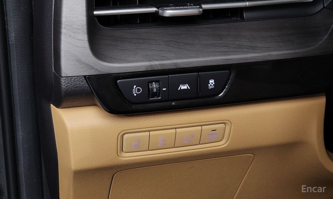2023 Kia Carnival IV 9-Seater Noblesse с пробегом 55 482 км