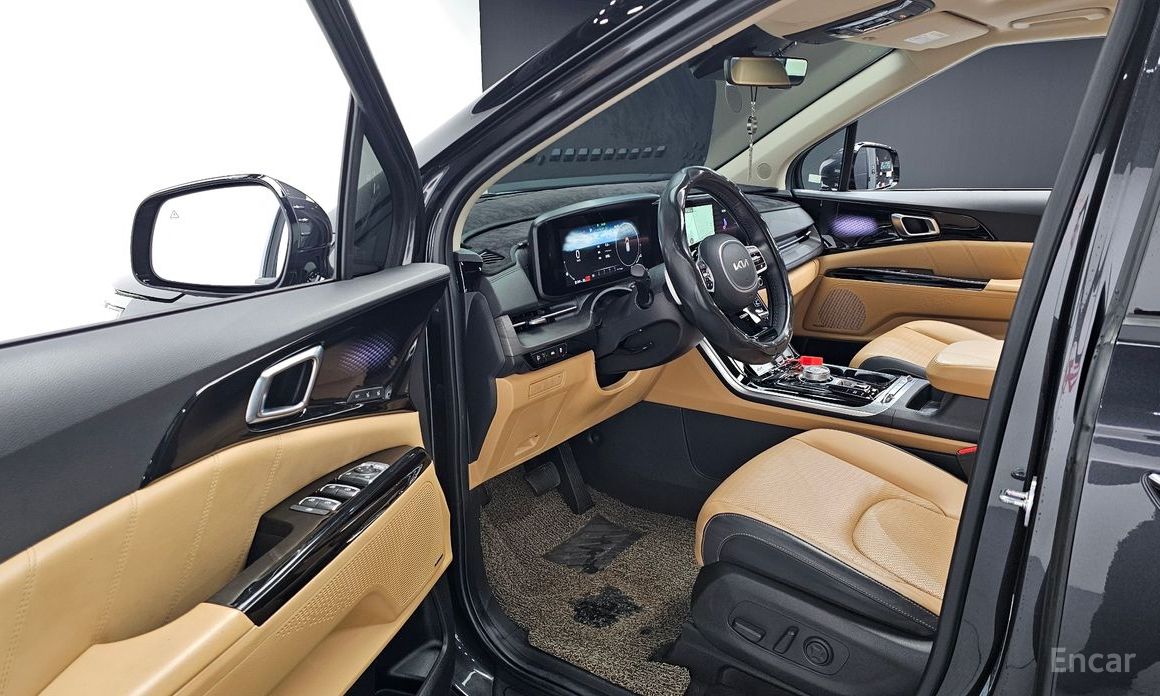 2023 Kia Carnival IV 9-Seater Signature с пробегом 13 584 км