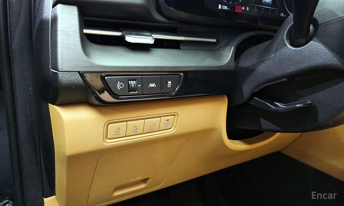 2023 Kia Carnival IV 9-Seater Signature с пробегом 95 425 км