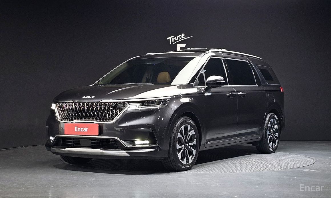 2023 Kia Carnival IV 9-Seater Signature с пробегом 61 625 км