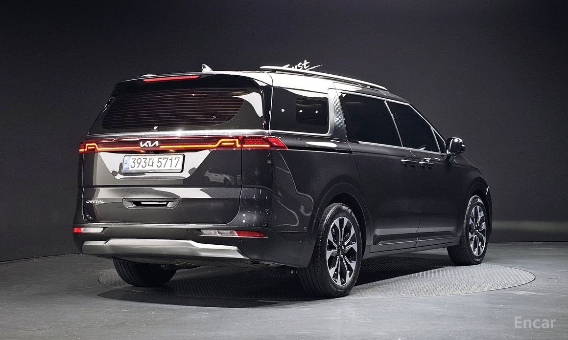 2023 Kia Carnival IV 9-Seater Signature с пробегом 61 625 км