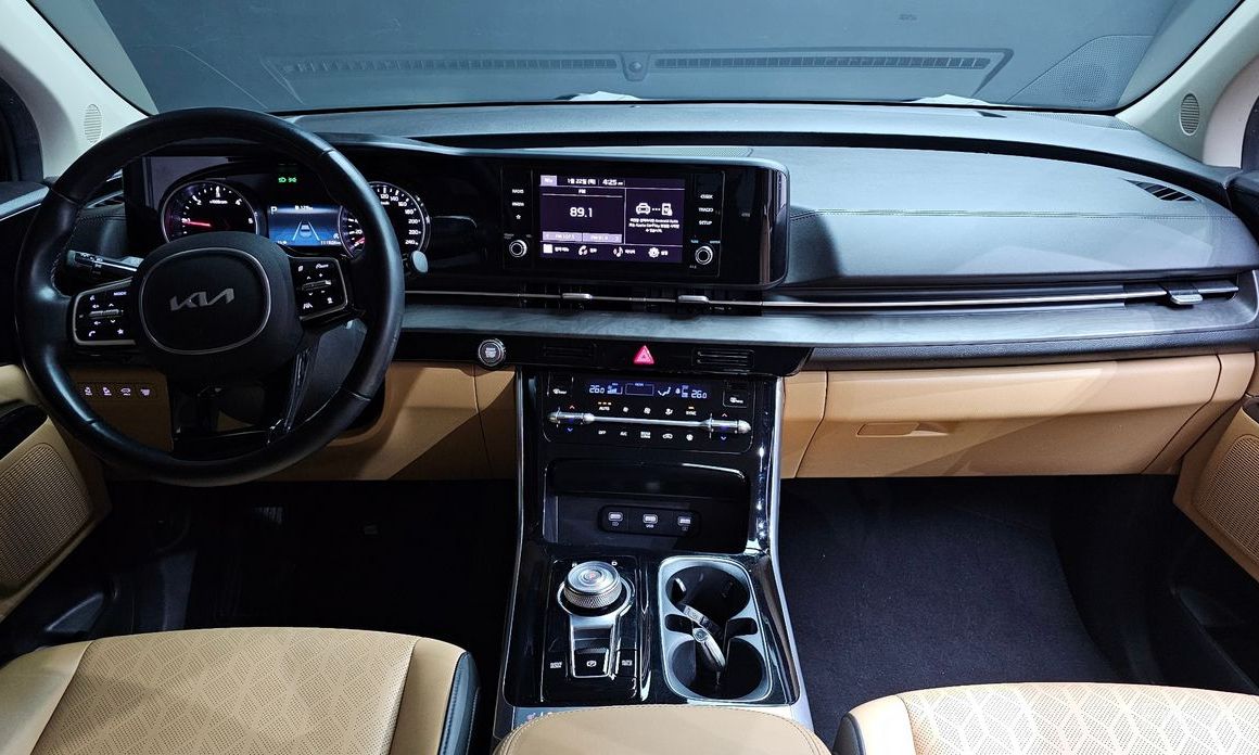 2022 Kia Carnival IV 9-Seater Noblesse с пробегом 111 924 км