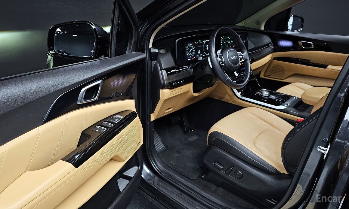 2023 Kia Carnival IV 9-Seater Signature с пробегом 61 625 км