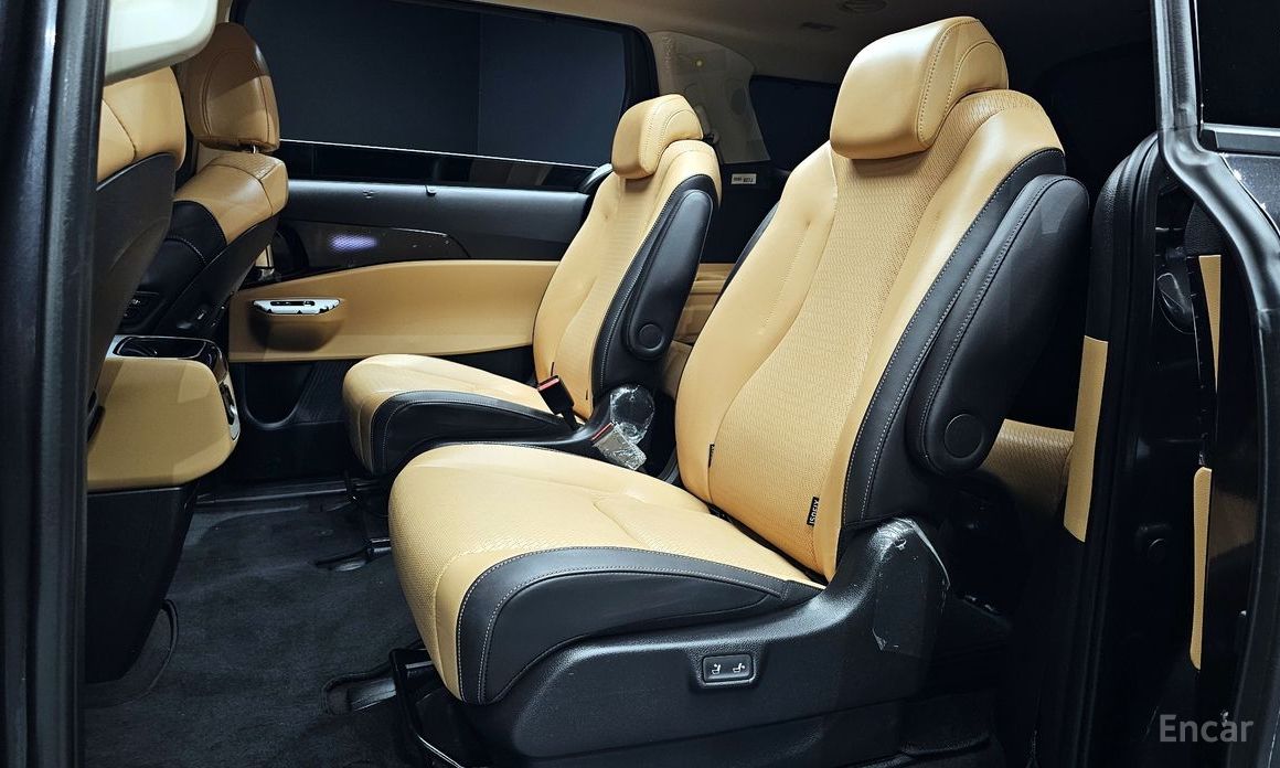 2023 Kia Carnival IV 9-Seater Signature с пробегом 61 625 км