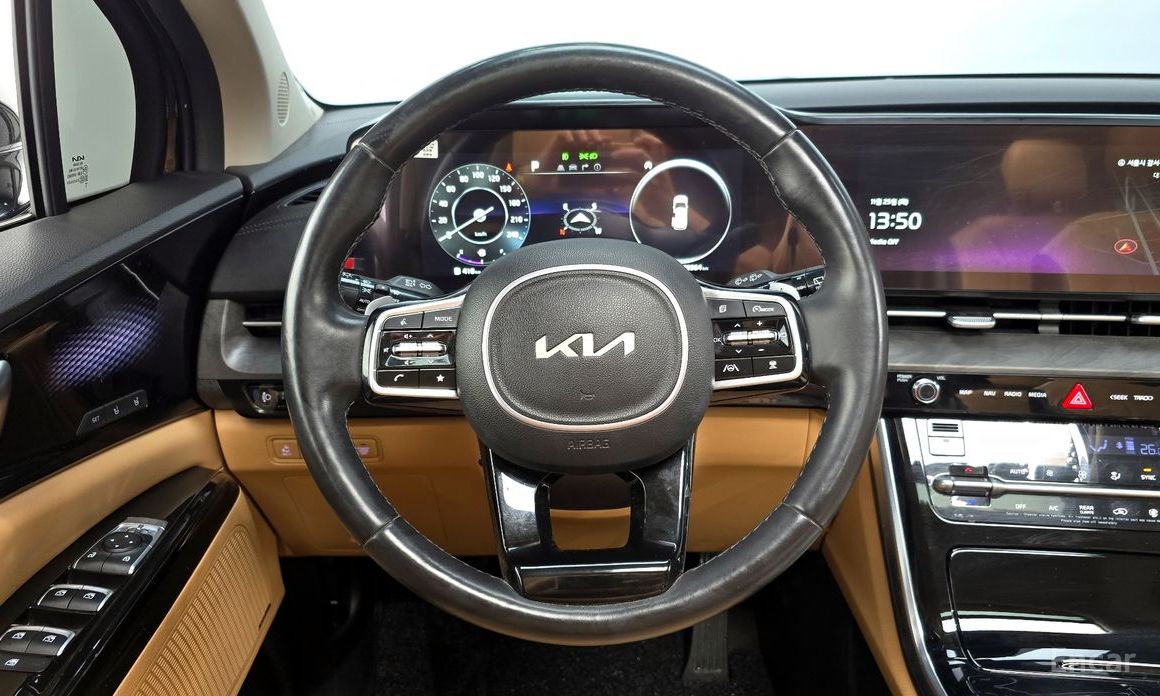 2023 Kia Carnival IV 9-Seater Signature с пробегом 79 964 км