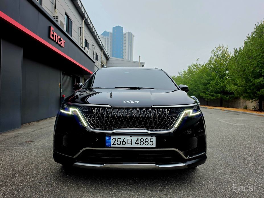 2023 Kia Carnival IV 9-Seater Noblesse с пробегом 24 355 км