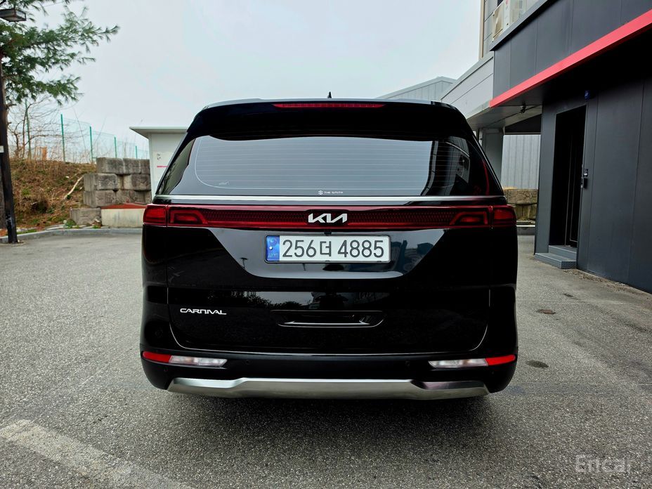 2023 Kia Carnival IV 9-Seater Noblesse с пробегом 24 355 км