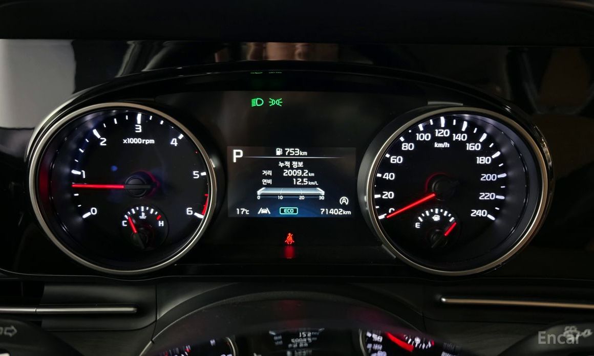 2023 Kia Carnival IV 9-Seater Noblesse с пробегом 71 402 км