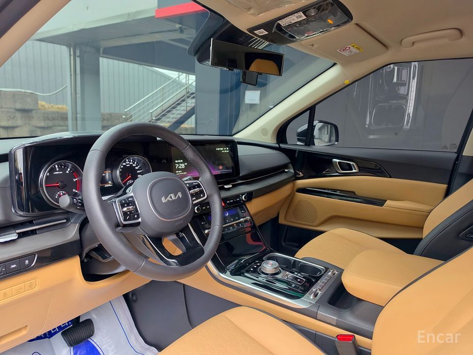 2023 Kia Carnival IV 9-Seater Noblesse с пробегом 24 355 км