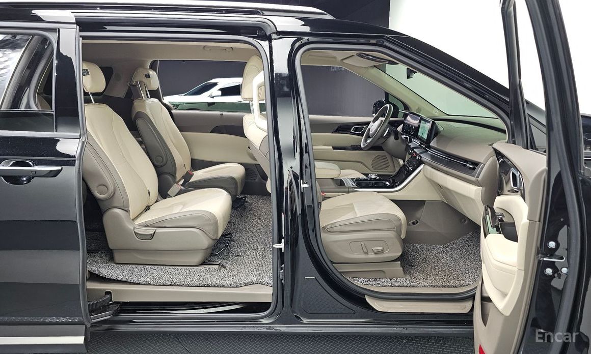 2022 Kia Carnival IV 9-Seater Noblesse с пробегом 25 060 км